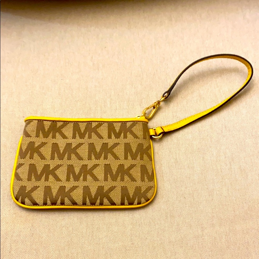 Michael Kors wristlet Bag NWOT